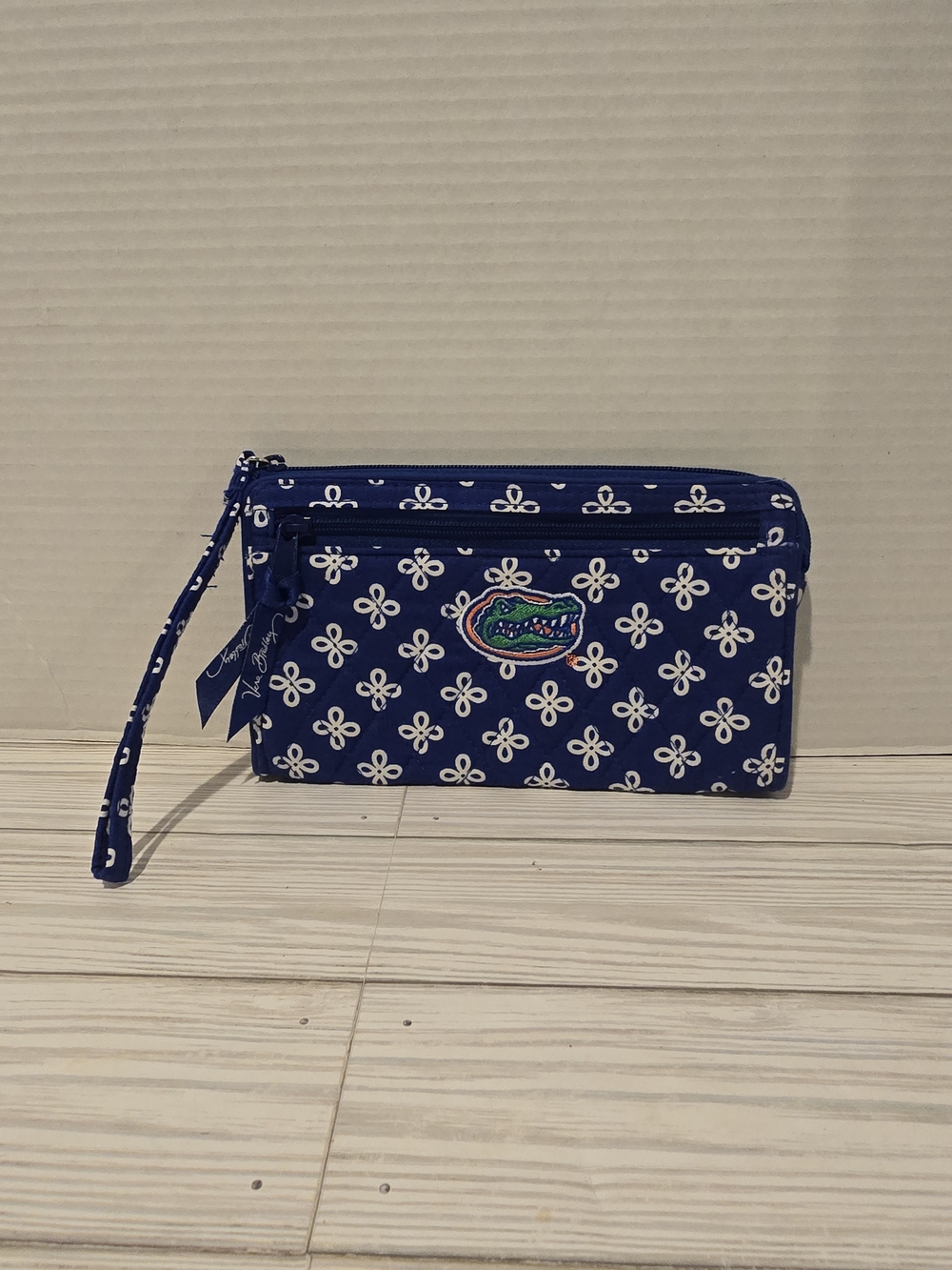 Vera Bradley Collegiate University of Florida White On Blue Wristlet Wallet